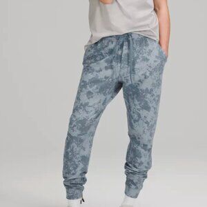 Lululemon Men’s Blue Tie Dye City Sweat Jogger Sweatpants, Size M